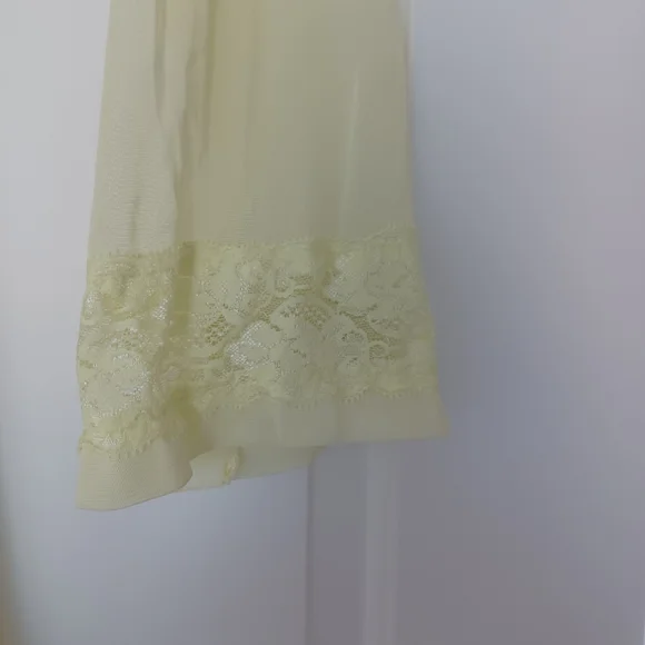 La Vie en Rose sheer robe - Picture 3 of 6